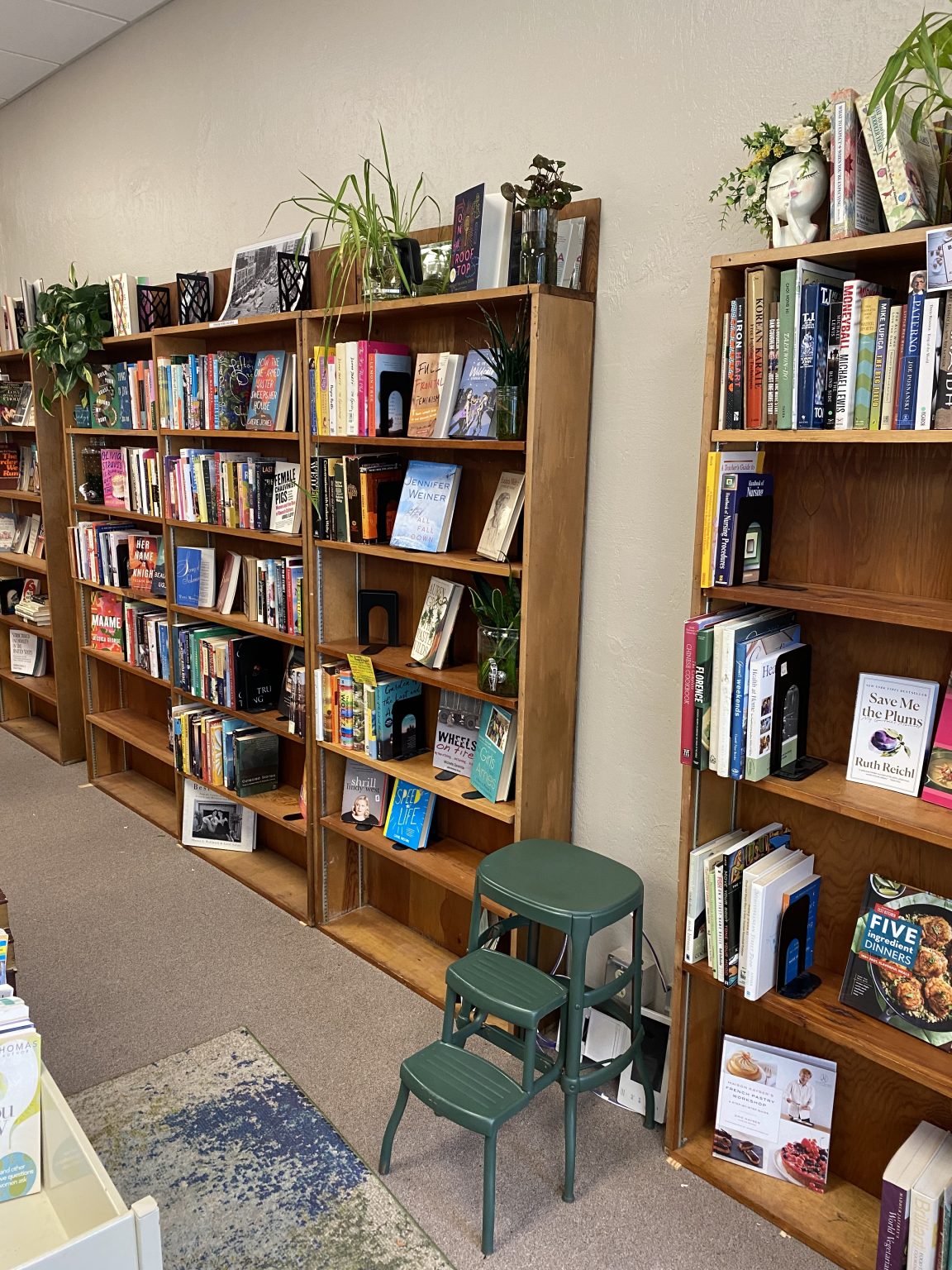 Cle Rex Bookstore The Reading Room CLE - Bookstore Opens Up Shop in Kamm's Corners - West ...